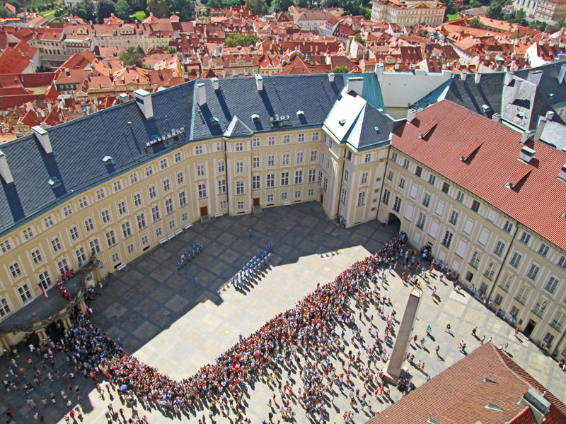 Change of guard at Prague Castle