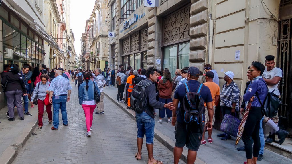 Cuban queues in Havana
